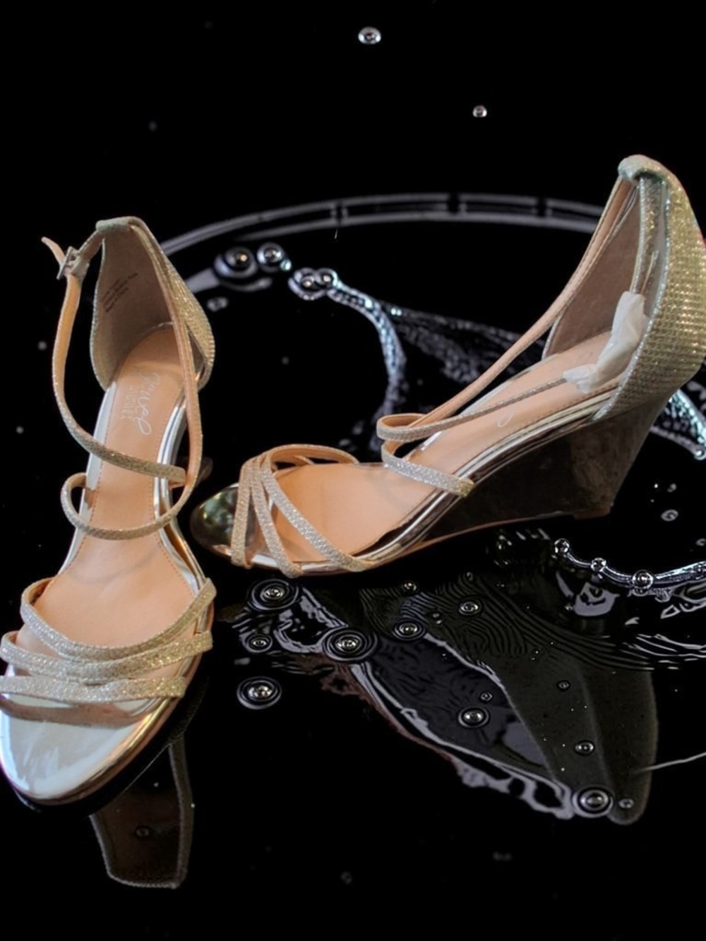 Jewel Badgley Mischka Silver Strappy Wedges Women Shoe Size 8 Casual/Formal Sexy